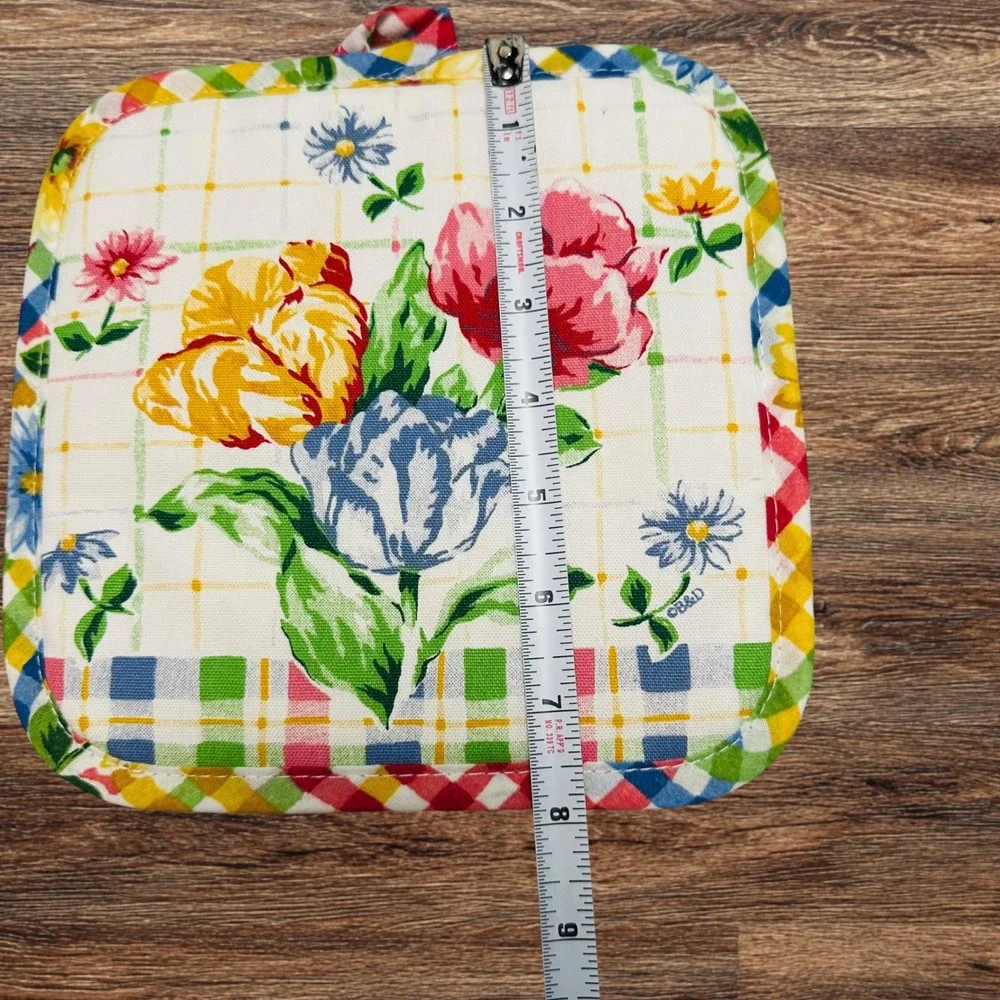Floral Cottagecore Potholders - 2 Piece - New Quilted